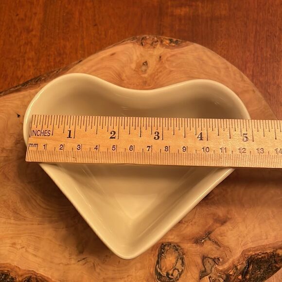 Longaberger Sweetheart Little Love Woven Traditions Heart Shaped Dish - Picture 3 of 5